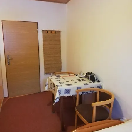 Adam 2* Horní Maršov